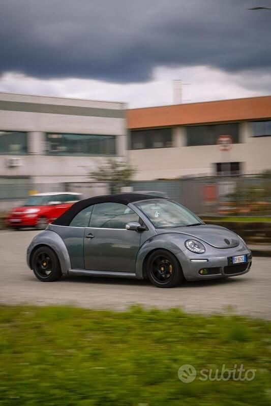 Usata VW Beetle Cabriolet 75 CV (55 kW) 2008 Grigio Cabrio