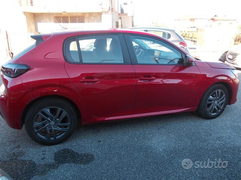 Usata Peugeot 208 Active 75 CV (55 kW) 2021 Rosso Utilitaria