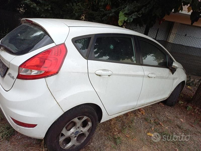 Usata Ford Fiesta 2010 Bianco Utilitaria