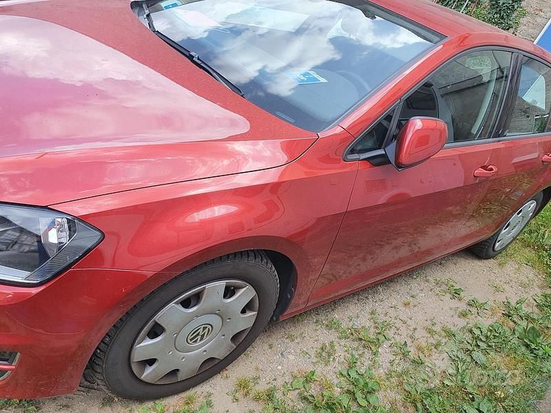 Rosso Usata 2015 VW Golf Tre volumi | 11.300 € - Immagine 1/4