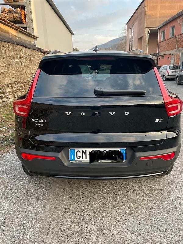 Usata Volvo XC40 163 CV (119 kW) 2023 Nero SUV