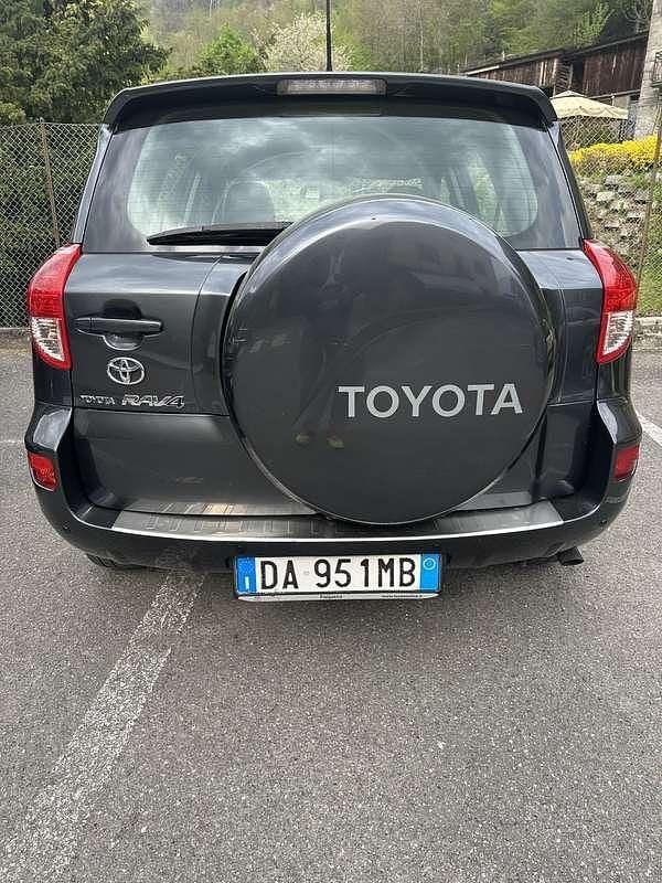 Usata Toyota RAV4 Luxury 177 CV (130 kW) 2006 SUV