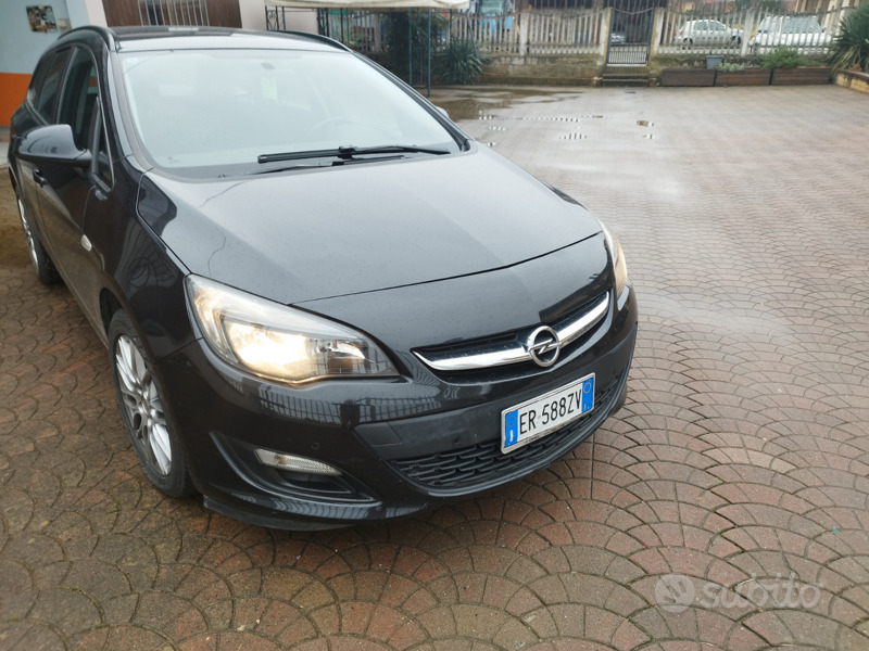 Usato 2013 Opel Astra 2.0 Diesel 136 CV (5.300 €)