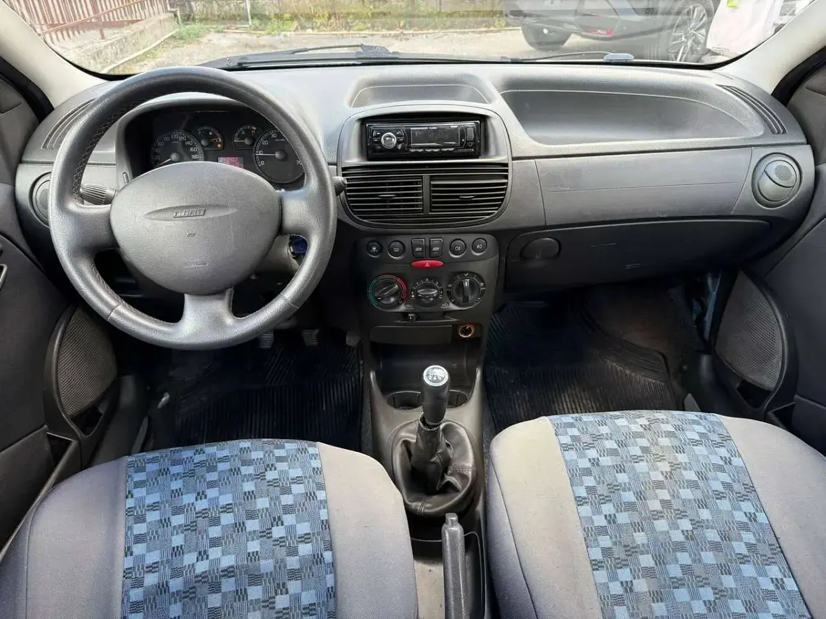 Usata Fiat Punto 69 CV (50 kW) 2005 Azzurro Utilitaria