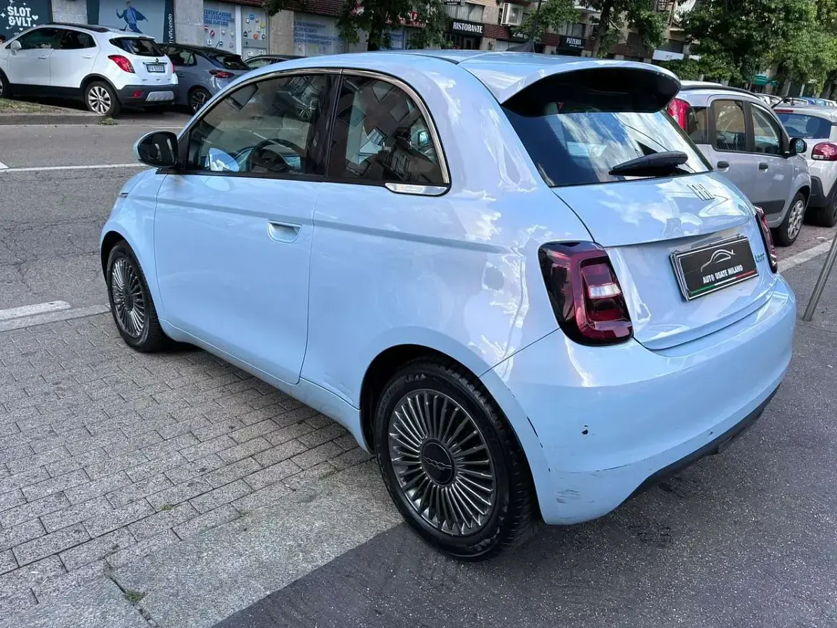 Usata Fiat 500e 42 kW (58 CV) 2020 Blu/azzurro Utilitaria