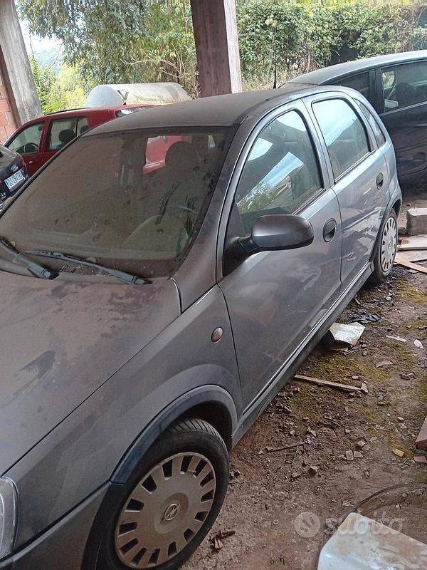 Usata Opel Corsa 75 CV (55 kW) 2003 Grigio Berlina