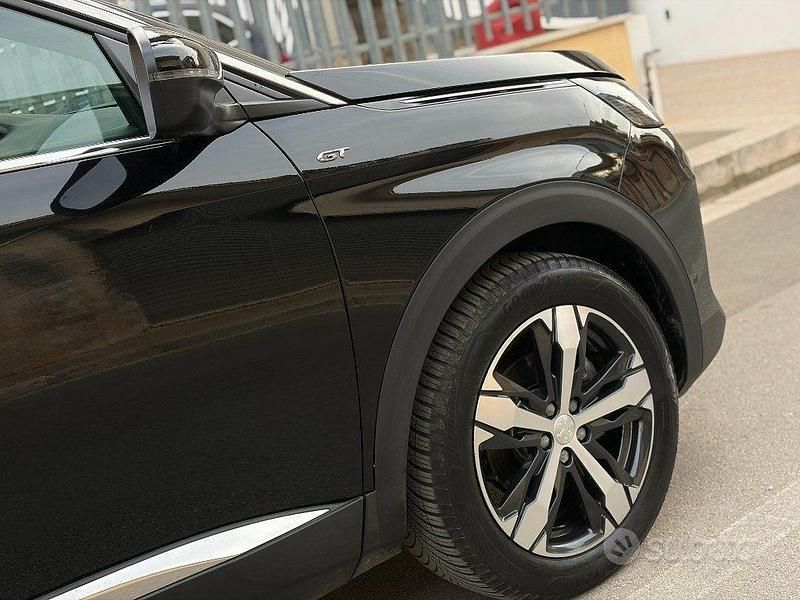 Usata Peugeot 5008 GTi 131 CV (96 kW) 2023 Marrone SUV