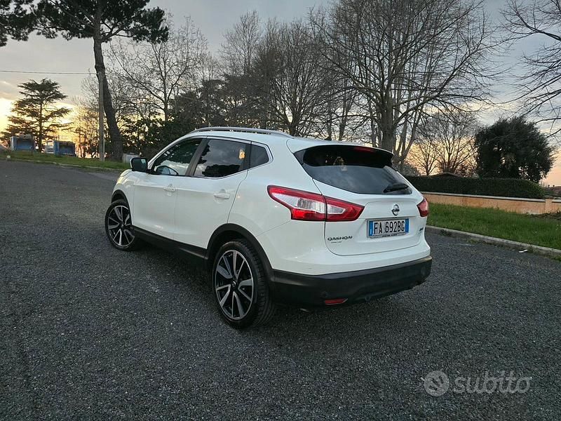 Usata Nissan Qashqai Tekna 110 CV (80 kW) 2016 Bianco SUV