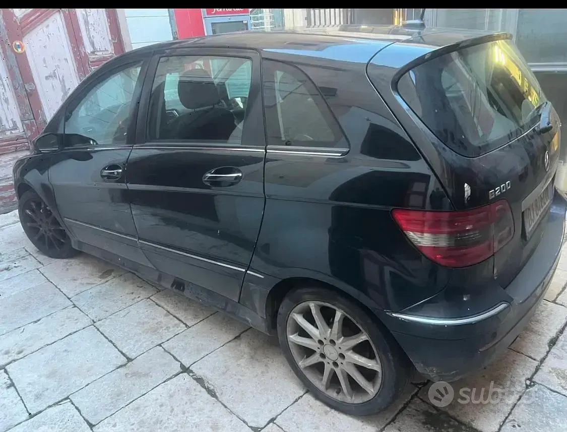 Usata Mercedes B200 140 CV (102 kW) 2007 Nero Monovolume