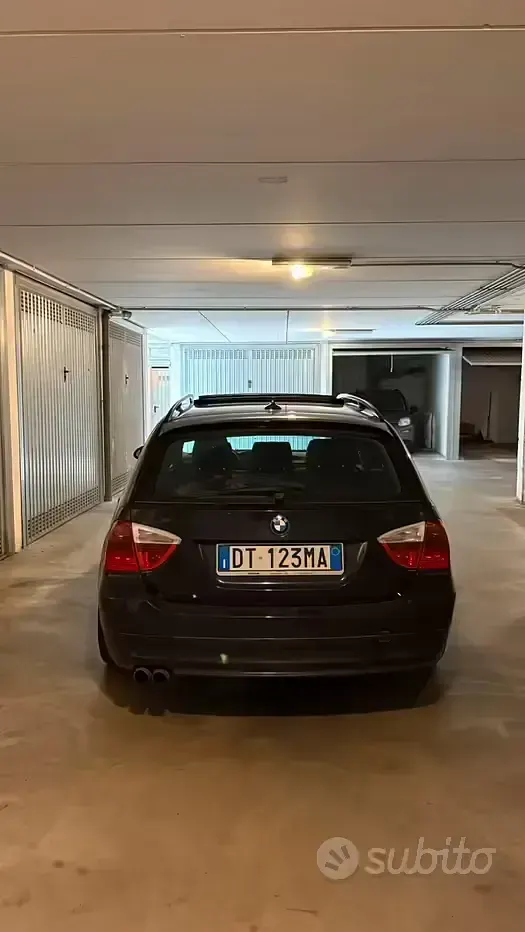 Usata BMW 325 Sport Line 218 CV (160 kW) 2009 Blu Station wagon