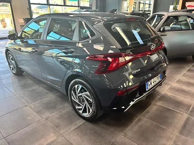 Usata Hyundai i20 101 CV (74 kW) 2024 Grigio Utilitaria