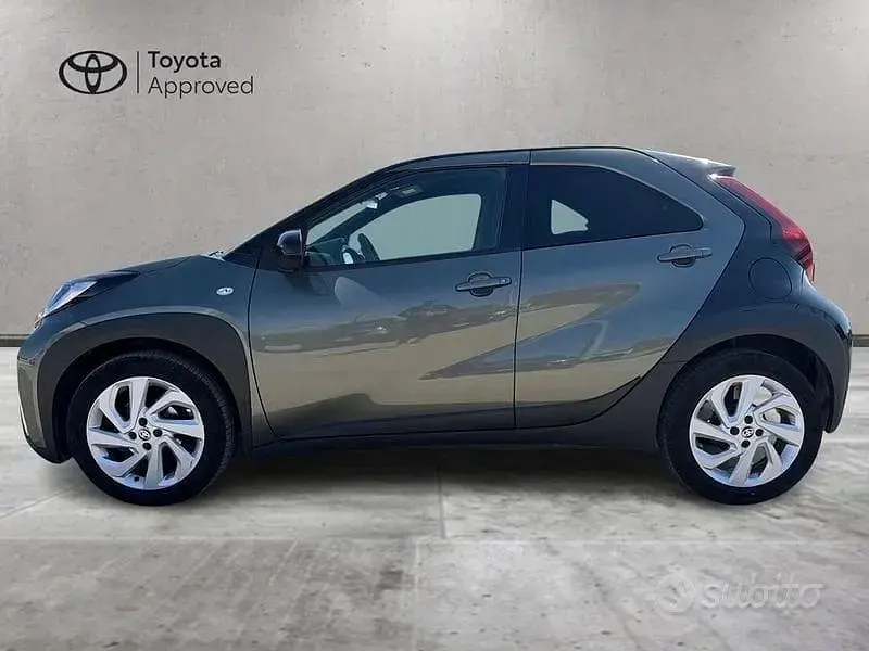 Usata Toyota Aygo X Trend 72 CV (52 kW) 2022 Verde SUV