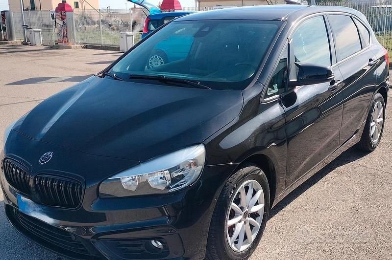 Usata BMW 218 Active Tourer Advantage 150 CV (110 kW) 2017 Nero Monovolume