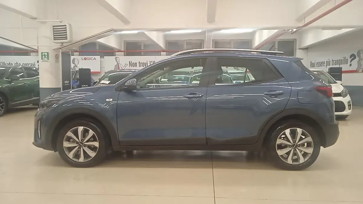 Usata Kia Stonic Urban 82 CV (60 kW) 2024 Smoke blu SUV