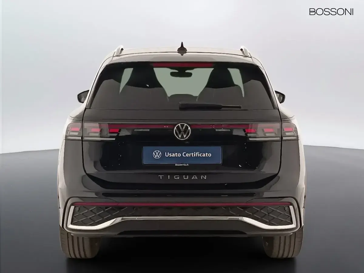 Usata VW Tiguan R-line 150 CV (110 kW) 2025 Nero SUV