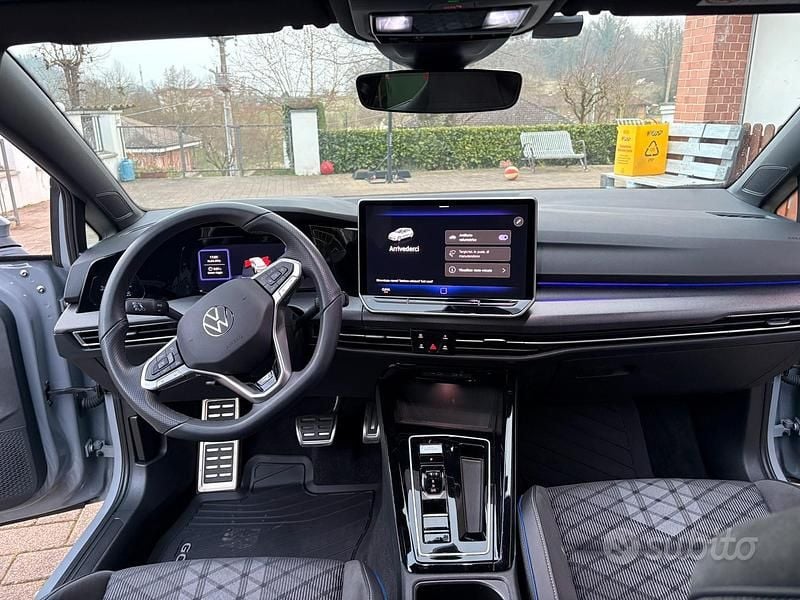 Usata VW Golf VIII R-line Plus 2025 Grigio Berlina