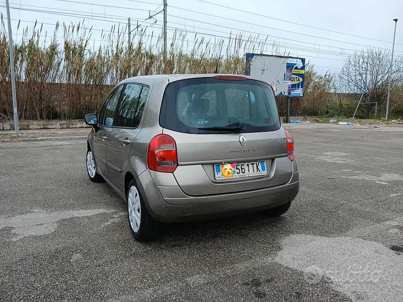 Usata Renault Modus 2012 Grigio Monovolume