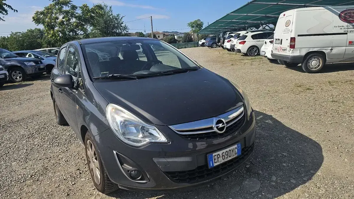 Usata Opel Corsa 86 CV (63 kW) 2013 Nero Utilitaria