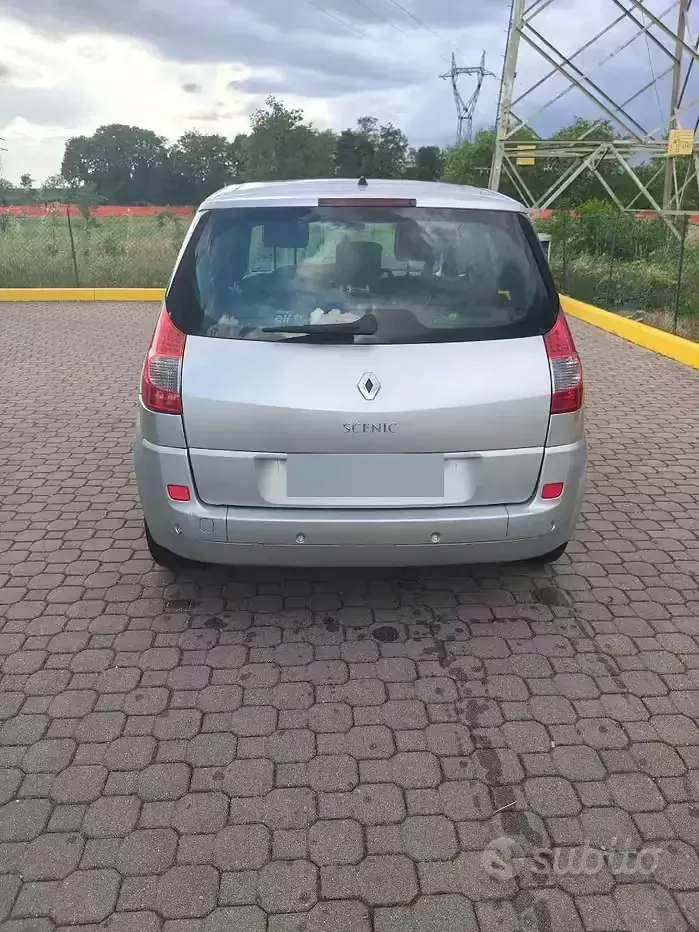 Usata Renault Scenic E-Tech 106 CV (77 kW) 2009 Grigio Monovolume