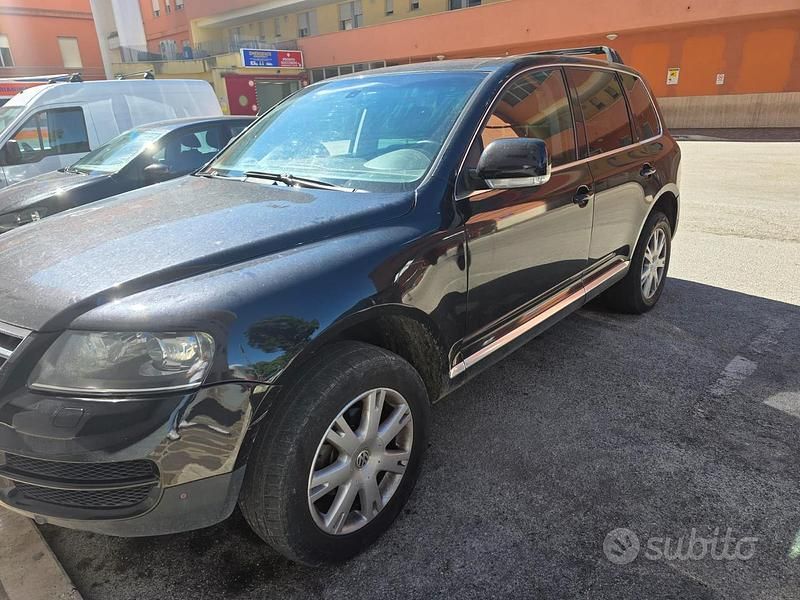 Nero Usata 2006 VW Touareg Exclusive SUV | 4500 € (Ottimo prezzo) - Immagine 1/4