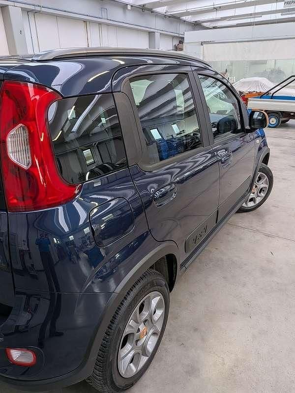 Usata Fiat Panda 4x4 S 95 CV (69 kW) 2016 Blu Utilitaria