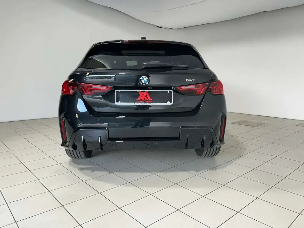 Usata BMW 120 M Sport 170 CV (125 kW) 2025 Nero Utilitaria