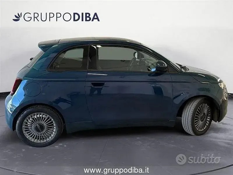 Usata Fiat 500e La Prima 86 kW (118 CV) 2022 Verde Cabrio