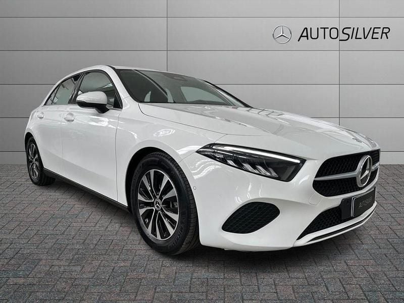 Usata Mercedes A180 Advanced 116 CV (85 kW) 2025 Bianco / pastello Berlina