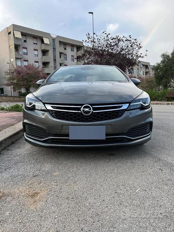 Usata Opel Astra Innovation 110 CV (80 kW) 2018 Grigio Berlina