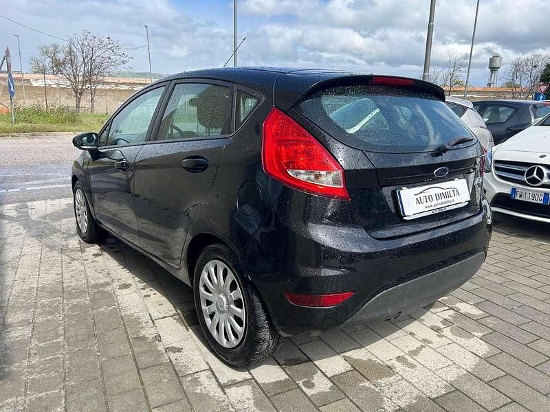 Usata Ford Fiesta 95 CV (69 kW) 2009 Nero Utilitaria