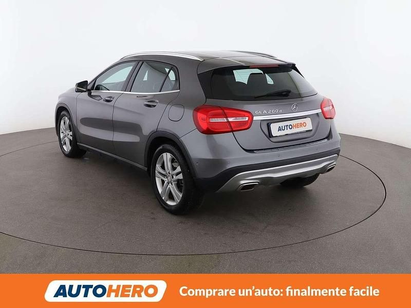 Usata Mercedes GLA200 136 CV (100 kW) 2017 Grigio SUV