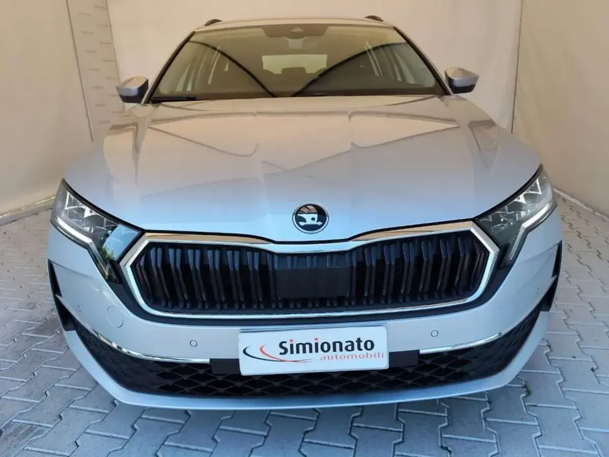 Usata Skoda Octavia Selection 150 CV (110 kW) 2025 Grigio Station wagon