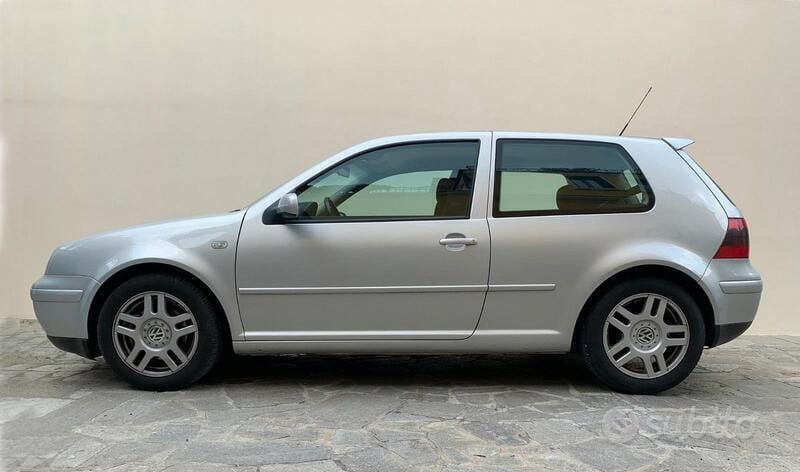 Grigio Usata 2000 VW Golf IV GTI Due volumi | 5000 € (Ottimo prezzo) - Immagine 1/1