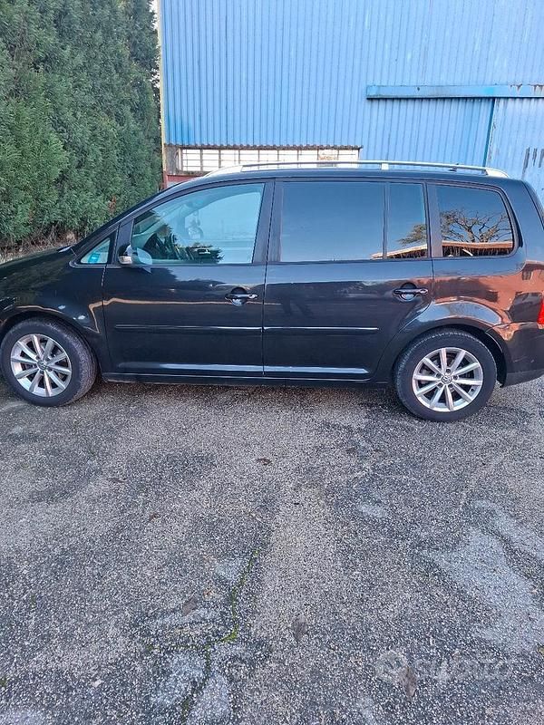 Nero Usata 2005 VW Touran Monovolume | 2300 € (Cara) - Immagine 1/4