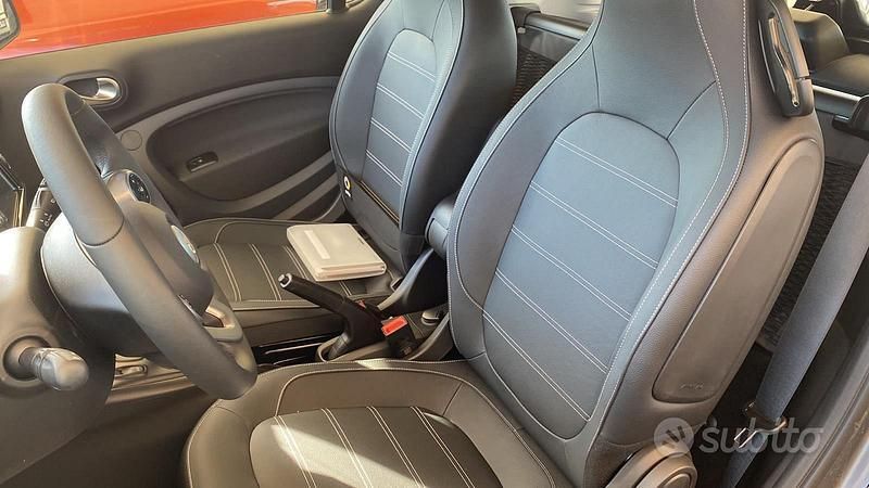 Usata Smart ForTwo Electric Drive Prime 41 kW (56 CV) 2021 Blu Utilitaria