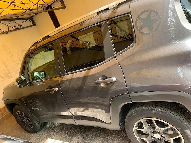 Usata Jeep Renegade Limited 140 CV (102 kW) 2017 Grigio SUV