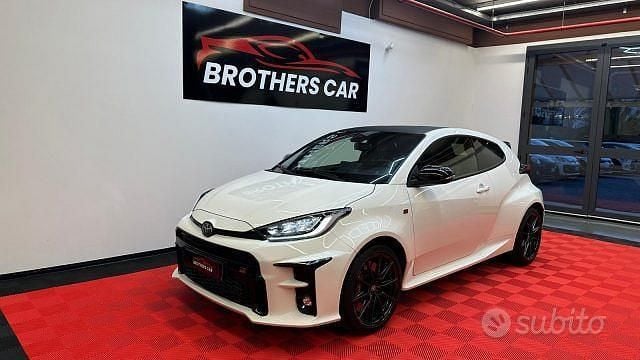 Usata Toyota Yaris 261 CV (191 kW) 2023 Bianco Utilitaria