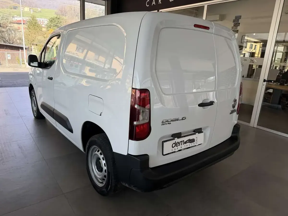 Usata Fiat Doblò 102 CV (75 kW) 2023 Bianco Monovolume