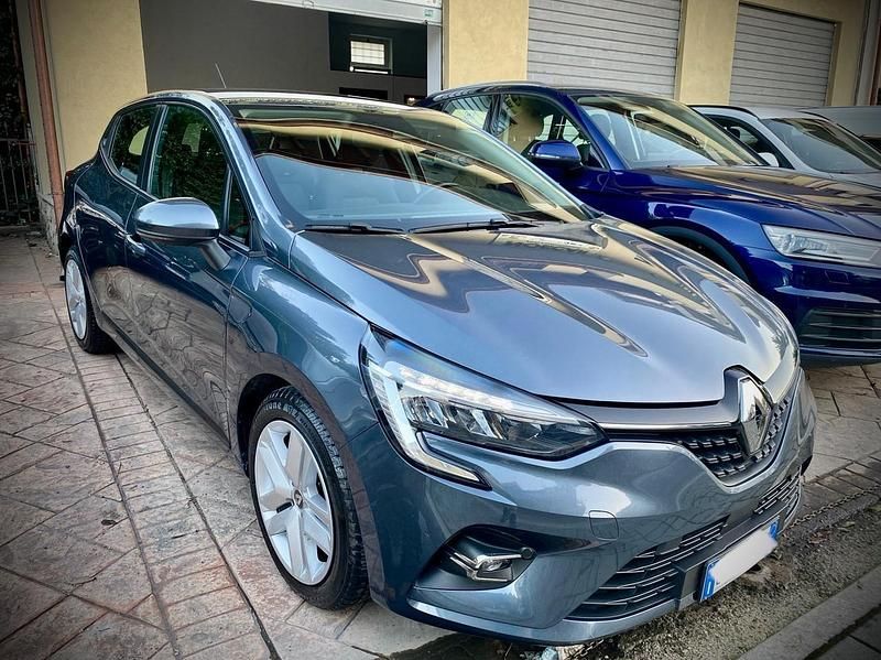 Usata Renault Clio V Business 91 CV (66 kW) 2022 Grigio Berlina