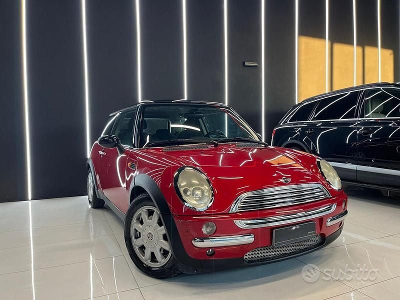 Usata Mini Cooper 120 CV (88 kW) 2002 Rosso Utilitaria