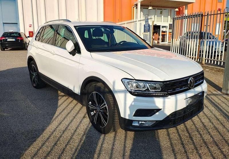 Bianco Usata 2016 VW Tiguan SUV | 17.500 € (Buon prezzo) - Immagine 1/4