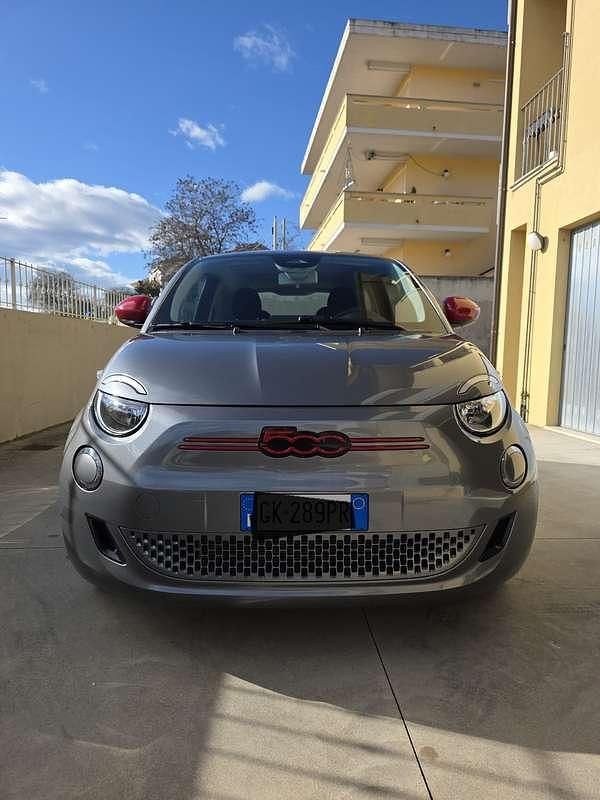 Usata Fiat 500e Red 42 kW (58 CV) 2022 Utilitaria
