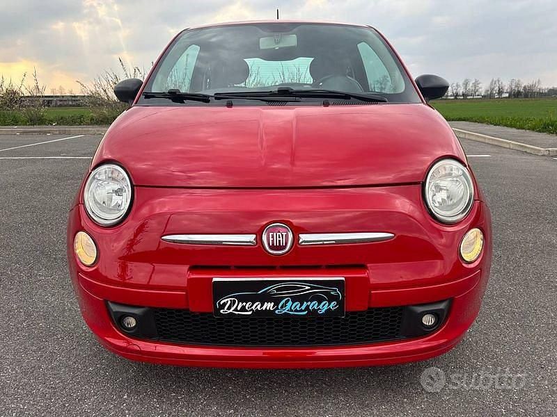 Begagnad Fiat 500 Lounge 69 HK (50 kW) 2013 Röd Sedan