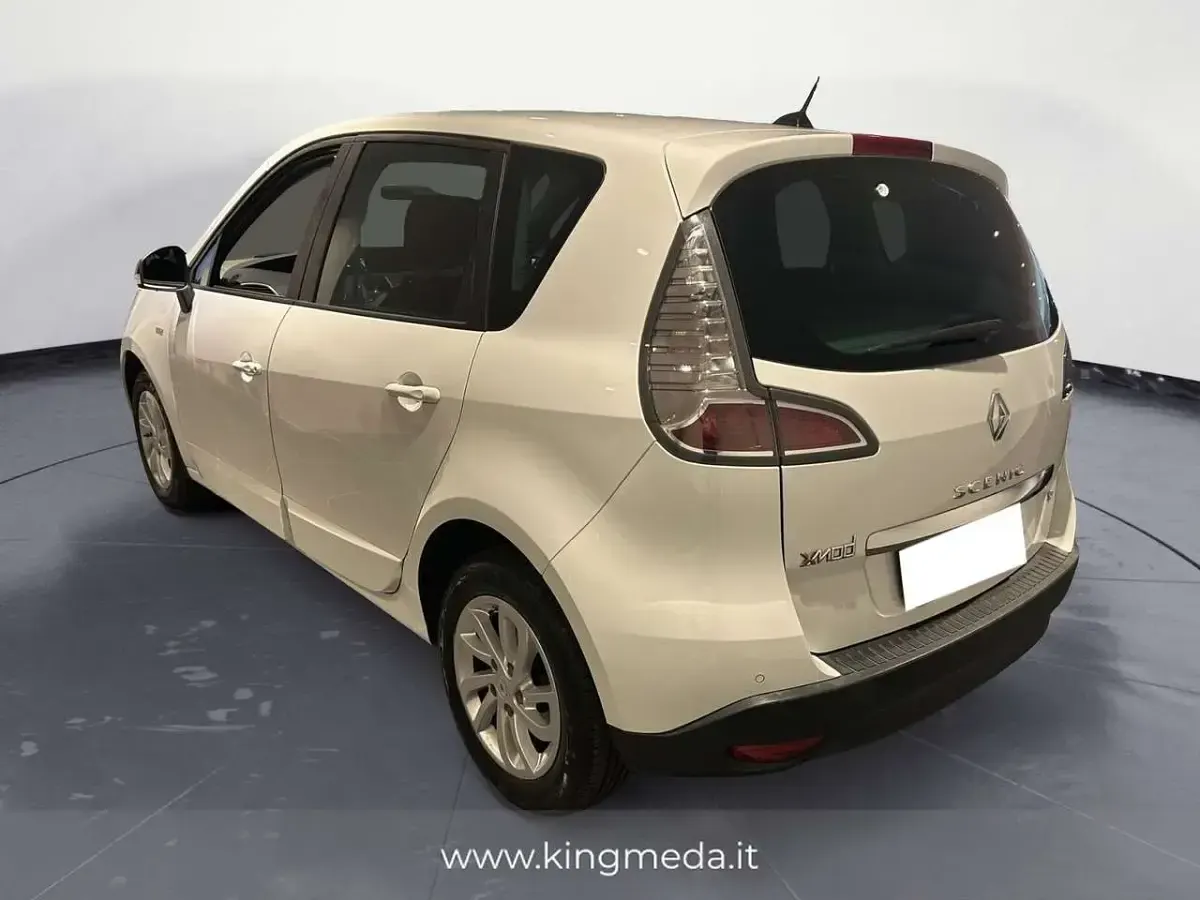 Usata Renault Scénic LIMITED 116 CV (85 kW) 2015 Bianco Monovolume
