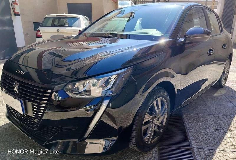 Usata Peugeot 208 Allure 102 CV (75 kW) 2022 Other Utilitaria