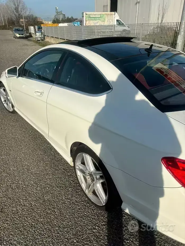 Usata Mercedes C220 170 CV (125 kW) 2012 Bianco Coupé