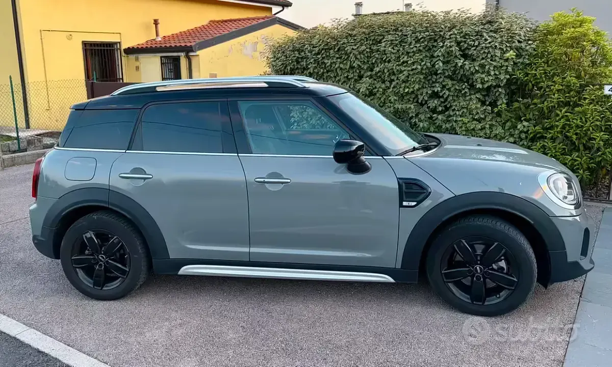 Begagnad Mini Cooper Countryman Business 136 HK (100 kW) 2022 Grå SUV