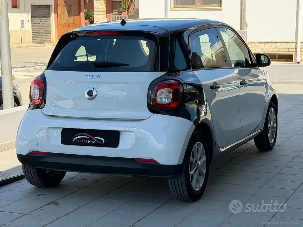 Usata Smart ForFour Prime 71 CV (52 kW) 2019 Bianco Utilitaria