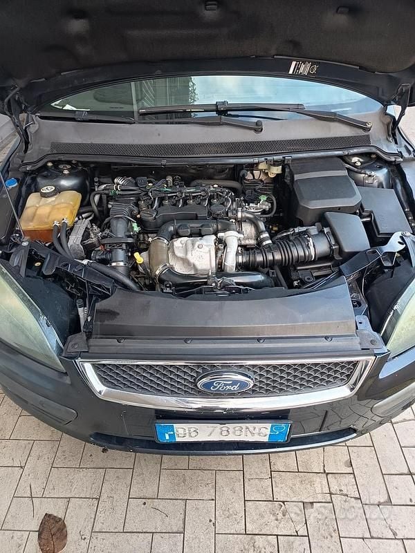 Usata Ford Focus 90 CV (66 kW) 2005 Grigio Berlina