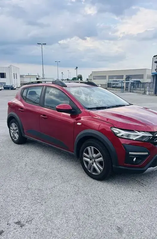 Usata Dacia Sandero Comfort 101 CV (74 kW) 2021 Rosso Berlina